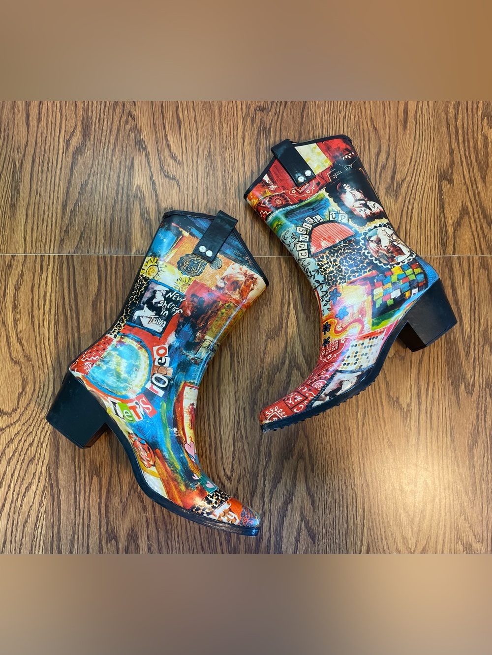 BOPS Cowgirl Up Western Collage Rain Boots Women’s Size 9 Concert Fun Rodeo